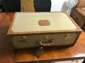 グルカブランドのスーツケース※ジルサンダーではありません！リストに無いので。（ブランドバッグ）の商品画像 - 査定依頼日：2024年2月5日 - 最高査定価格：10,000円