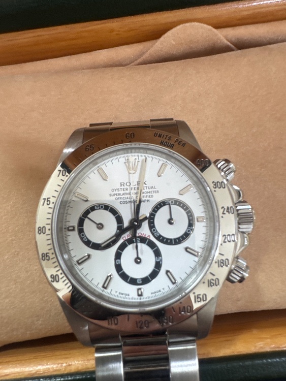 ロレックス デイトナ 1652（高級時計）の商品画像 - 査定依頼日：2025年10月21日 - 最高査定価格：3,800,000円