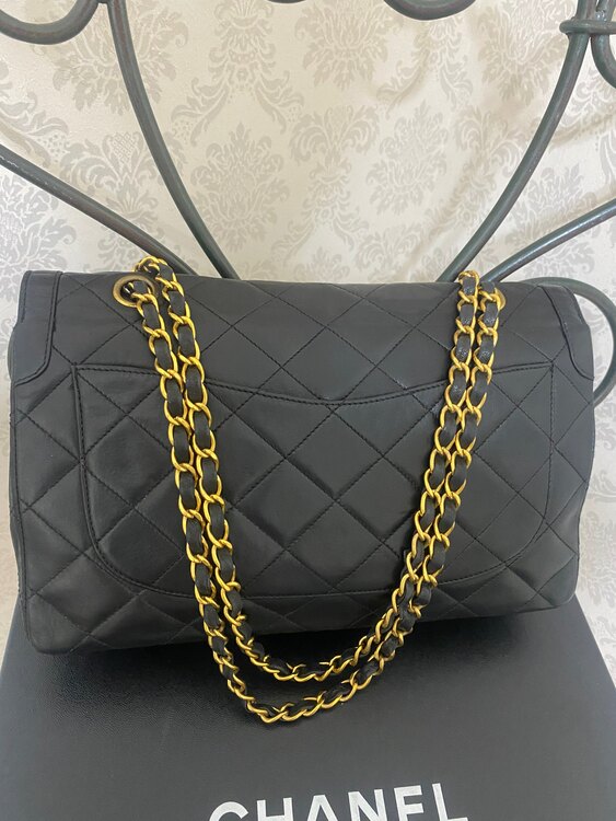 美品シャネル　パリ限定マトラッセ（ブランドバッグ）の商品画像 - 査定依頼日：2024年5月4日 - 最高査定価格：300,000円