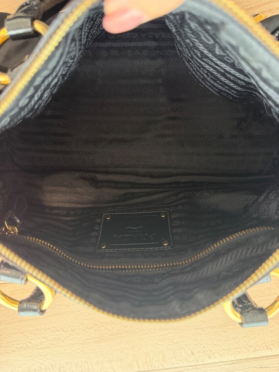 プラダ  （ブランドバッグ）の商品画像 - 査定依頼日：2026年2月15日 - 最高査定価格：65,000円