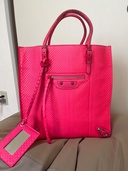 バレンシアガ  （ブランドバッグ）の商品画像 - 査定依頼日：2025年12月17日 - 最高査定価格：65,000円