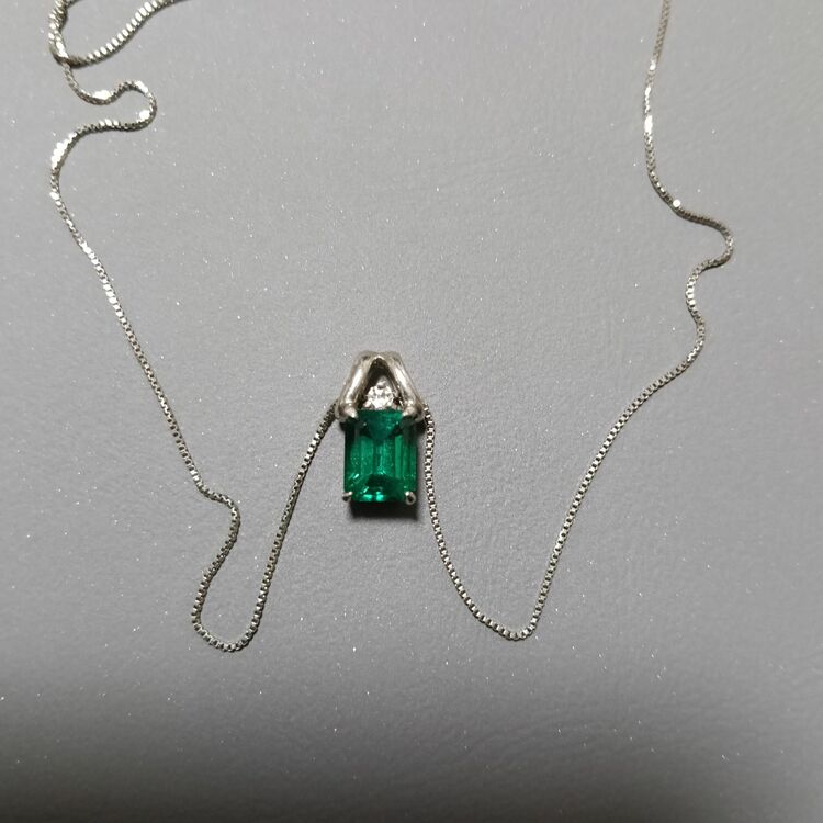 再結晶エメラルド　ペンダント（宝石）の商品画像 - 査定依頼日：2025年11月30日 - 最高査定価格：35,000円