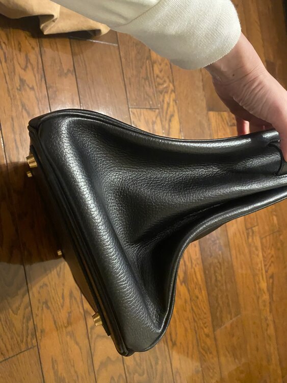 エルメス　バーキン　黒　40（ブランド財布・小物）の商品画像 - 査定依頼日：2024年11月15日 - 最高査定価格：800,000円