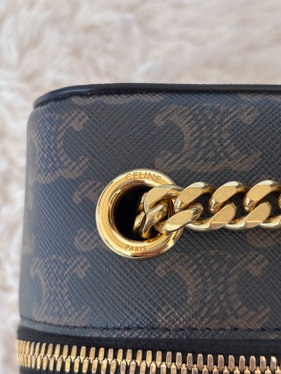 チェーンボックスキュイルトリオンフ（ブランドバッグ）の商品画像 - 査定依頼日：2026年3月18日 - 最高査定価格：165,000円