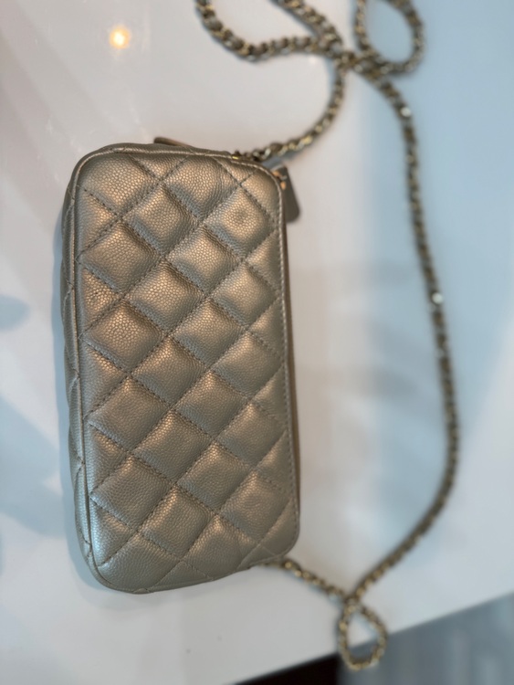 チェーンウォレット（ブランドバッグ）の商品画像 - 査定依頼日：2025年8月19日 - 最高査定価格：180,000円