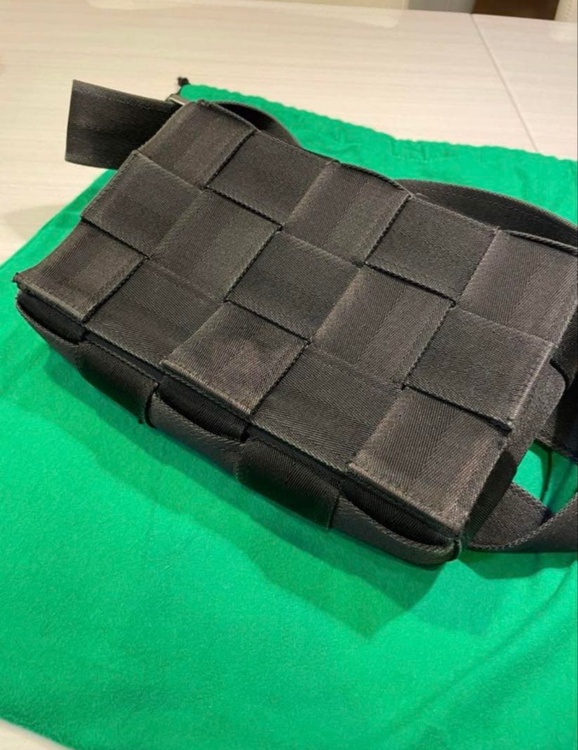 BOTTEGA VENETA カセットバック　ナイロン（ブランドバッグ）の商品画像 - 査定依頼日：2026年1月11日 - 最高査定価格：90,000円