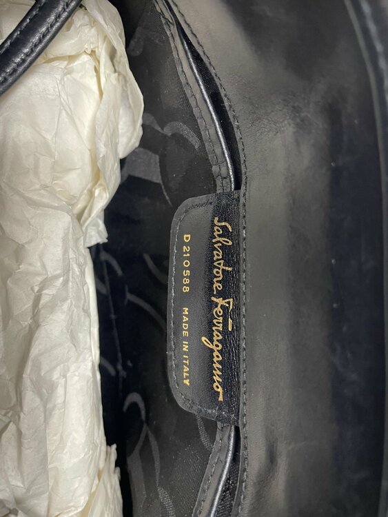 ハンドバッグ？（ブランドバッグ）の商品画像 - 査定依頼日：2026年3月4日 - 最高査定価格：3,000円