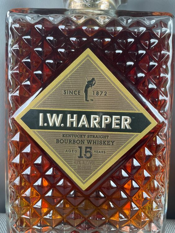 I.W.HARPER 15年（お酒）の商品画像 - 査定依頼日：2025年11月10日 - 最高査定価格：18,300円