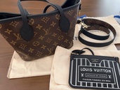 インサイドアウトBB M12099（ブランドバッグ）の商品画像 - 査定依頼日：2026年2月17日 - 最高査定価格：290,000円