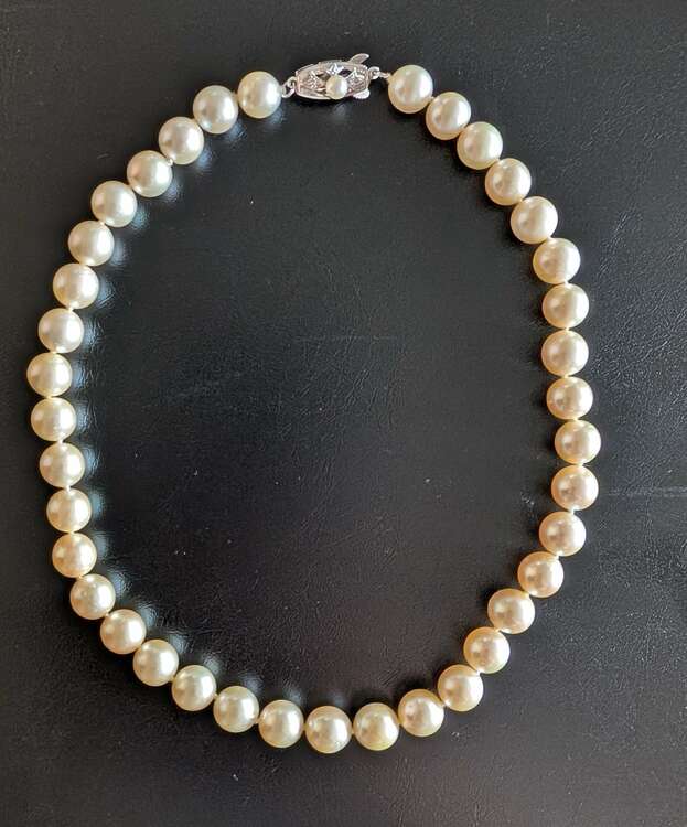 パールネックレス　白蝶　10ミリ（金・貴金属）の商品画像 - 査定依頼日：2025年5月27日 - 最高査定価格：40,000円