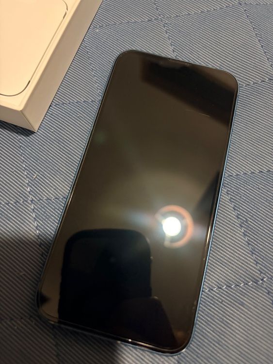 iPhone iPhone 13 128GB au（スマホ）の商品画像 - 査定依頼日：2026年9月22日 - 最高査定価格：35,500円