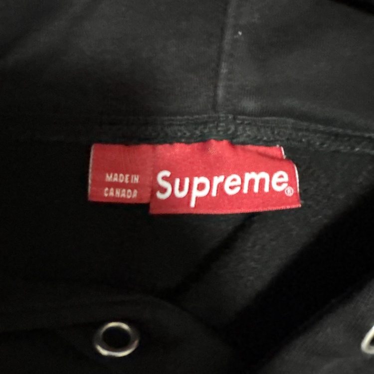 supreme corteiz パーカー（古着・ファッション）の商品画像 - 査定依頼日：2026年3月28日 - 最高査定価格：100,000円