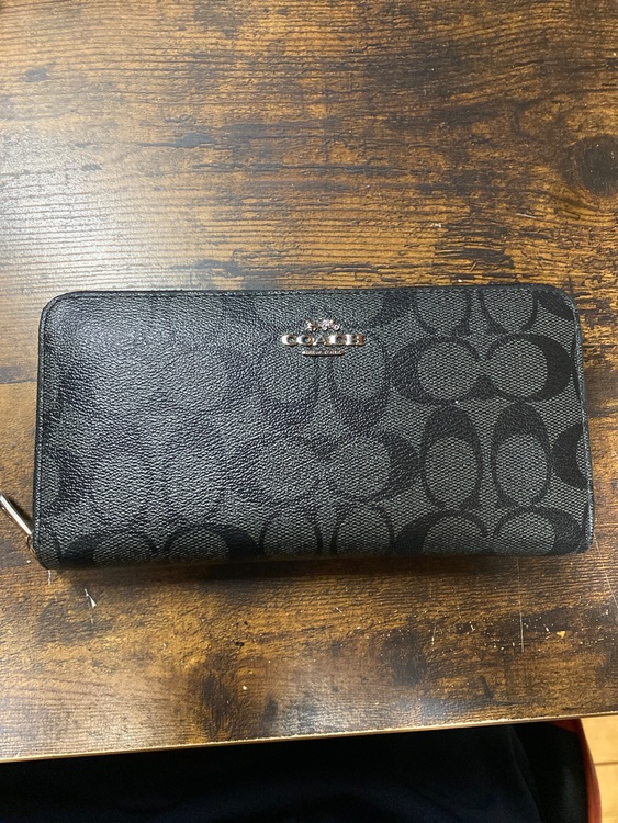 その他 コーチ （ブランドバッグ）の商品画像 - 査定依頼日：2025年9月13日 - 最高査定価格：2,500円