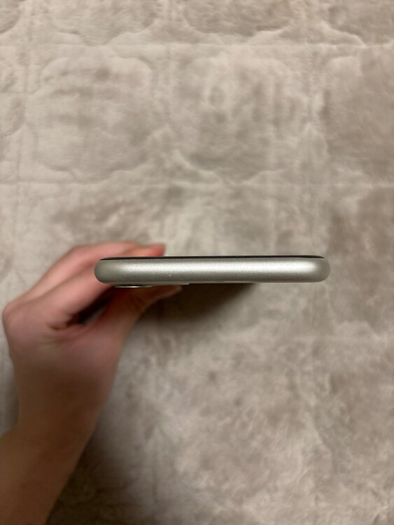 MWLU2J/A（スマホ）の商品画像 - 査定依頼日：2025年4月6日 - 最高査定価格：10,000円