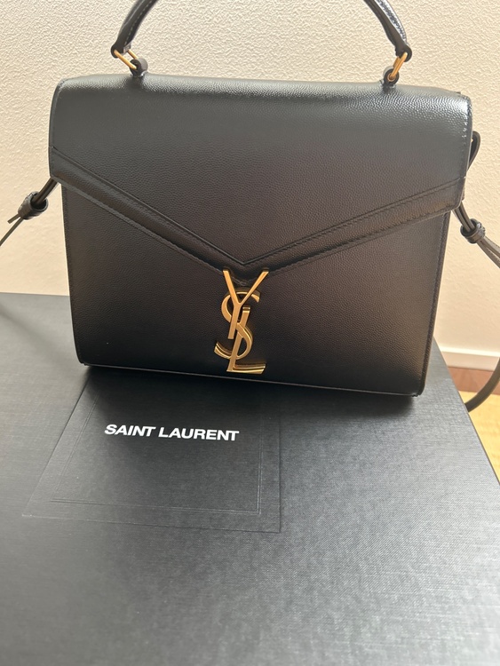 イブサンローラン  （ブランドバッグ）の商品画像 - 査定依頼日：2026年1月18日 - 最高査定価格：180,000円