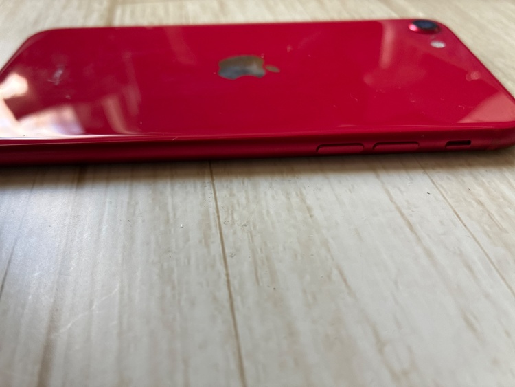 iPhone SE（スマホ）の商品画像 - 査定依頼日：2026年8月12日 - 最高査定価格：8,000円