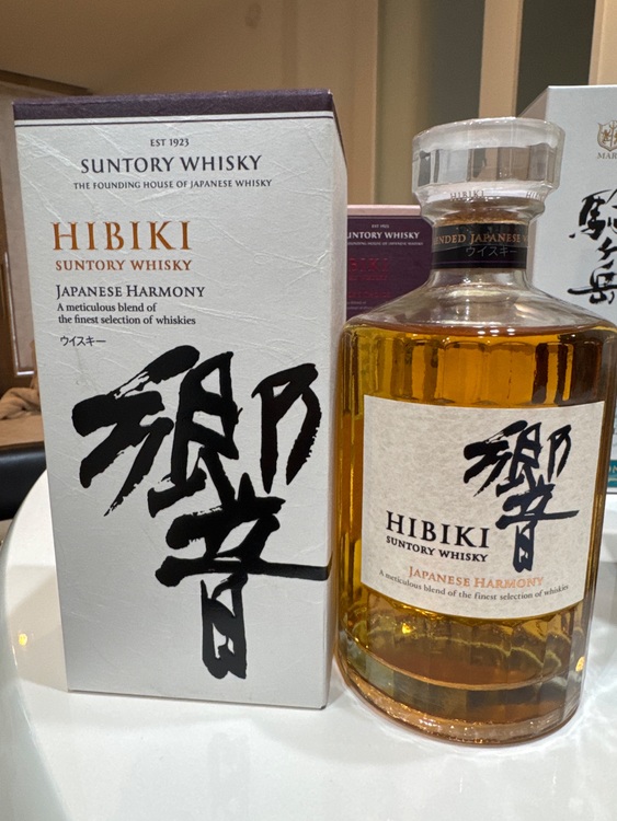 響 ジャニーズハーモニー（お酒）の商品画像 - 査定依頼日：2025年10月31日 - 最高査定価格：9,600円