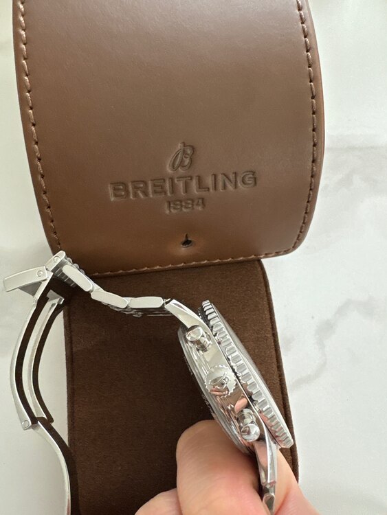 ブライトリング ナビタイマー 326384（高級時計）の商品画像 - 査定依頼日：2025年5月3日 - 最高査定価格：600,000円