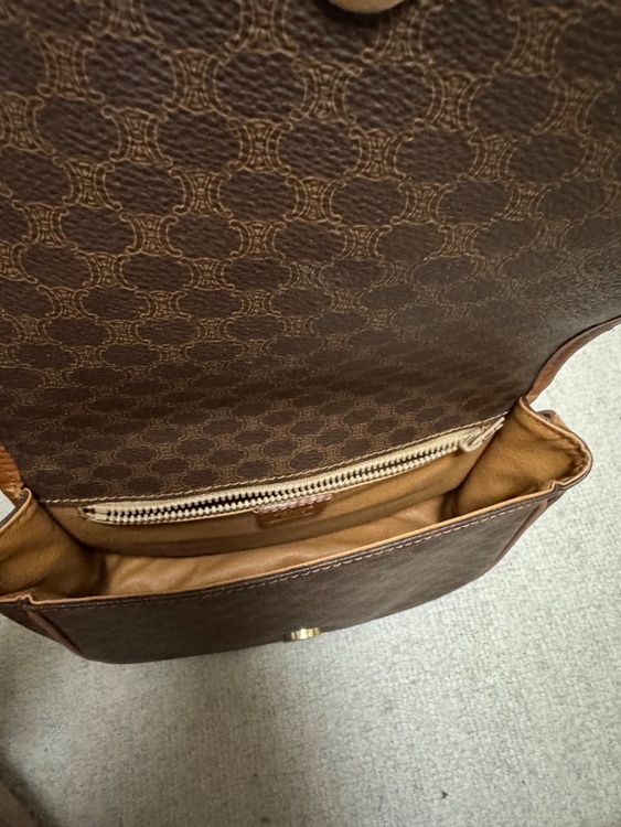 バック（ブランドバッグ）の商品画像 - 査定依頼日：2026年3月9日 - 最高査定価格：3,500円