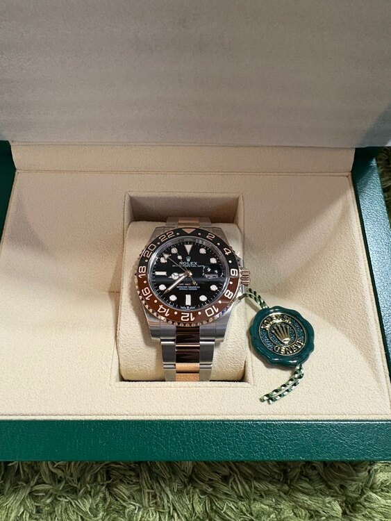 ロレックス GMTマスター （高級時計）の商品画像 - 査定依頼日：2025年1月24日 - 最高査定価格：3,220,000円