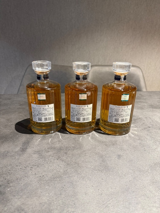 響（お酒）の商品画像 - 査定依頼日：2025年11月25日 - 最高査定価格：27,000円