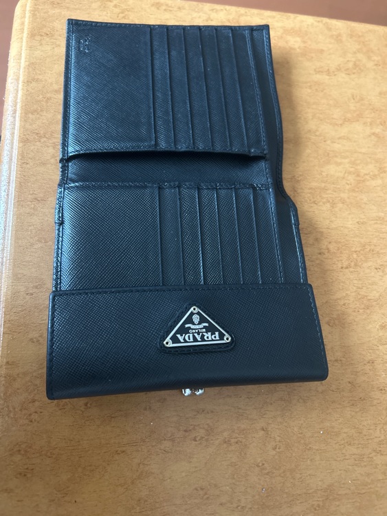 プラダ  （ブランドバッグ）の商品画像 - 査定依頼日：2025年11月23日 - 最高査定価格：25,000円