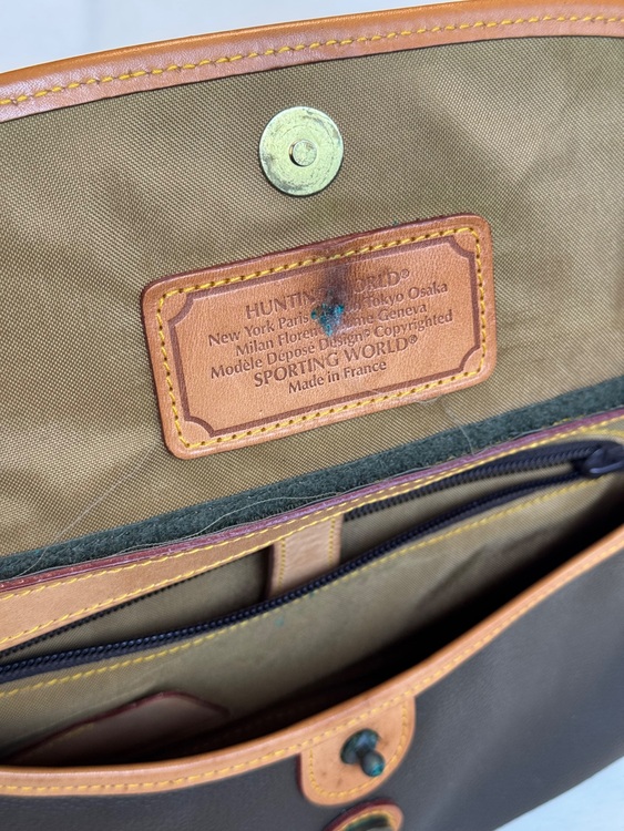 ハンティングワールド　カバン（古着・ファッション）の商品画像 - 査定依頼日：2025年6月6日