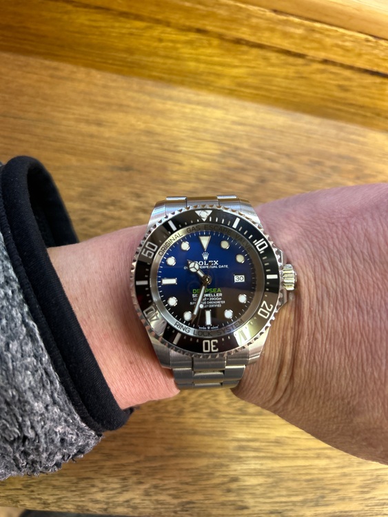 ロレックス シードゥエラー 126660（高級時計）の商品画像 - 査定依頼日：2025年10月30日 - 最高査定価格：1,950,000円