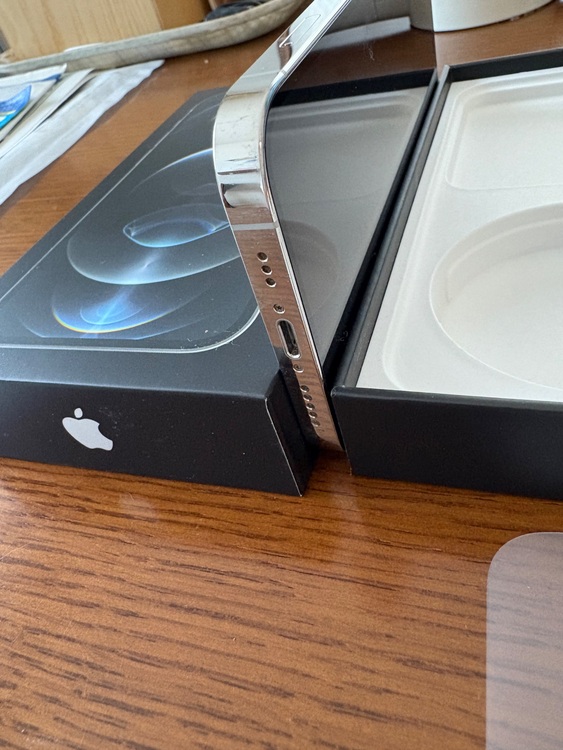 iPhone12Pro（スマホ）の商品画像 - 査定依頼日：2025年9月15日 - 最高査定価格：46,000円