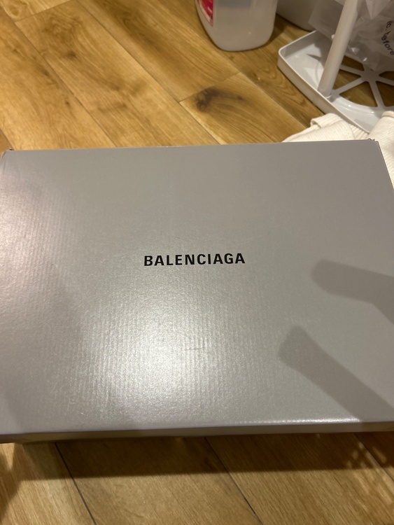 バレンシアガ  （ブランドバッグ）の商品画像 - 査定依頼日：2026年3月21日 - 最高査定価格：45,000円
