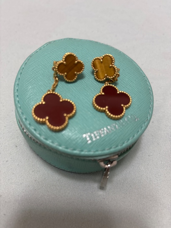 ヴァンクリーフ   2連イヤリング（宝石）の商品画像 - 査定依頼日：2025年12月25日 - 最高査定価格：1,100,000円