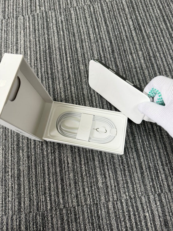 iPhone 16 Pro 1TB SIMフリー（スマホ）の商品画像 - 査定依頼日：2025年10月19日 - 最高査定価格：167,000円