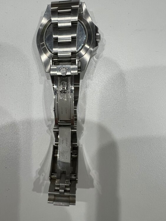 ロレックス エクスプローラー 21657（高級時計）の商品画像 - 査定依頼日：2024年12月14日 - 最高査定価格：1,270,000円