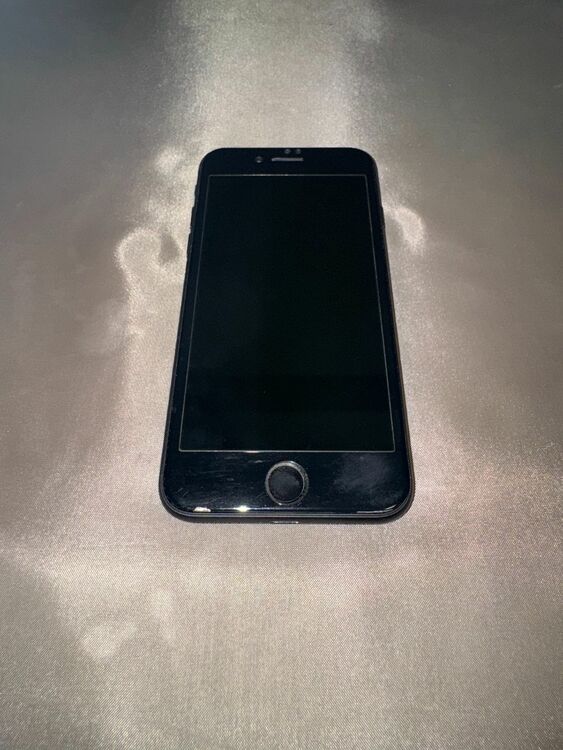 iPhone SE (第 2 世代) 128GB Softbank（スマホ）の商品画像 - 査定依頼日：2025年10月5日 - 最高査定価格：12,000円