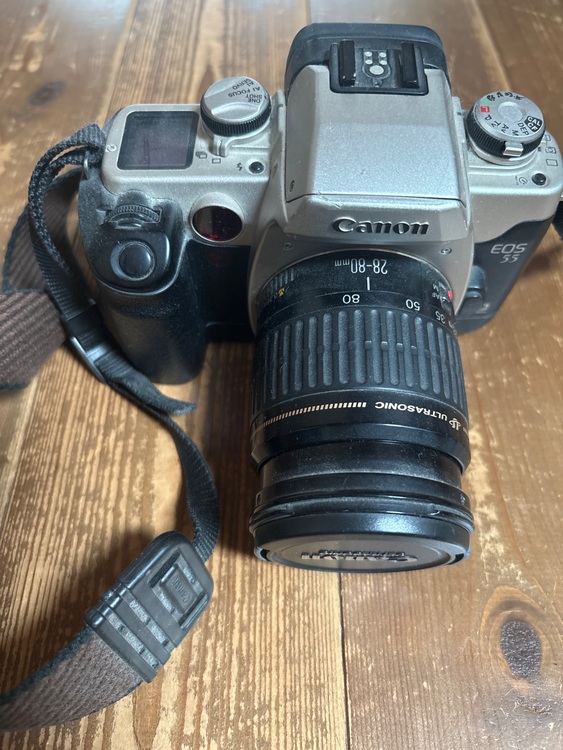 EOS（カメラ）の商品画像 - 査定依頼日：2025年10月11日 - 最高査定価格：1,000円