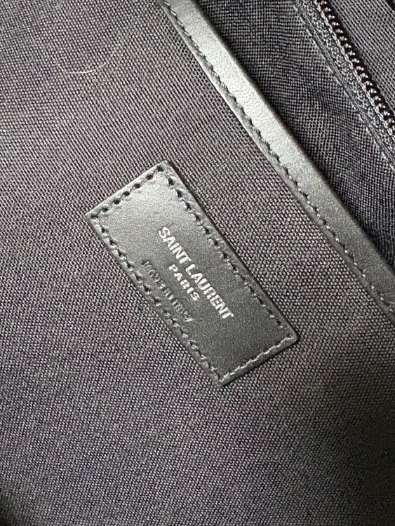 イブサンローラン  （ブランドバッグ）の商品画像 - 査定依頼日：2026年2月19日 - 最高査定価格：70,000円