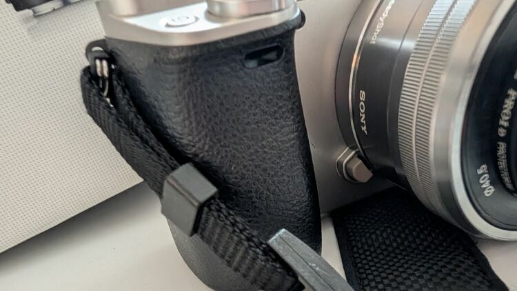 α6000（カメラ）の商品画像 - 査定依頼日：2026年5月20日 - 最高査定価格：37,000円
