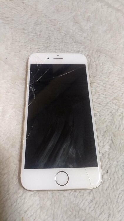 iPhone7 32GB docomo（スマホ）の商品画像 - 査定依頼日：2025年12月29日 - 最高査定価格：100,000円