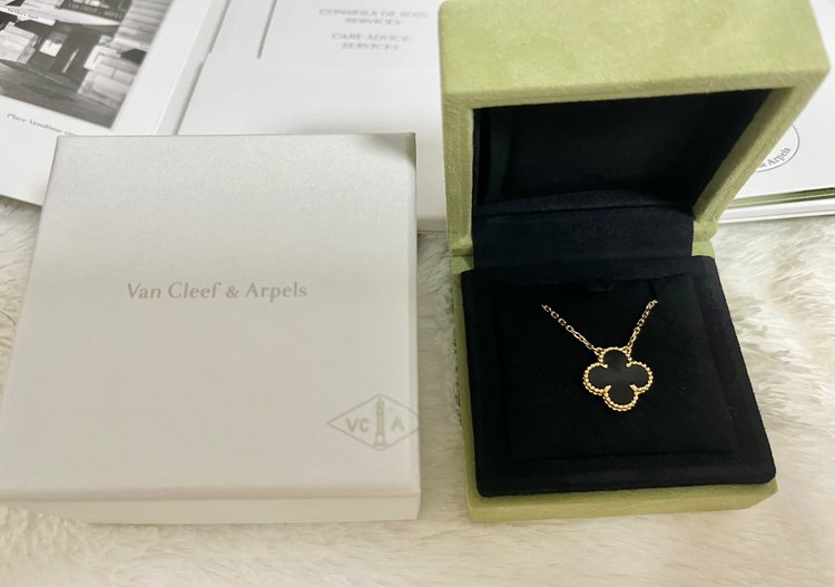 ヴァンクリ　アルハンブラ　オニキス　ネックレス（金・貴金属）の商品画像 - 査定依頼日：2023年9月22日 - 最高査定価格：300,000円