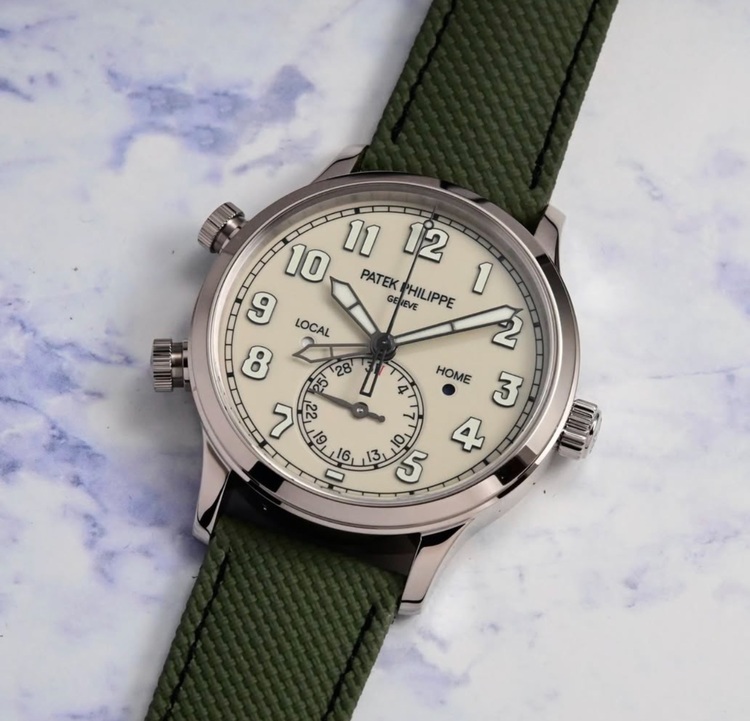 パテックフィリップ カラトラバ  5524G-010（高級時計）の商品画像 - 査定依頼日：2025年10月1日 - 最高査定価格：8,000,000円