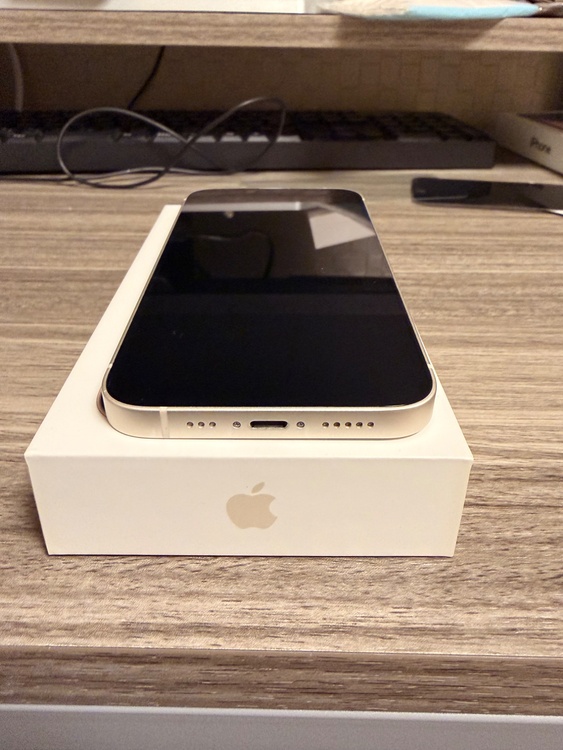 MPW33J/A（スマホ）の商品画像 - 査定依頼日：2026年2月8日 - 最高査定価格：70,000円