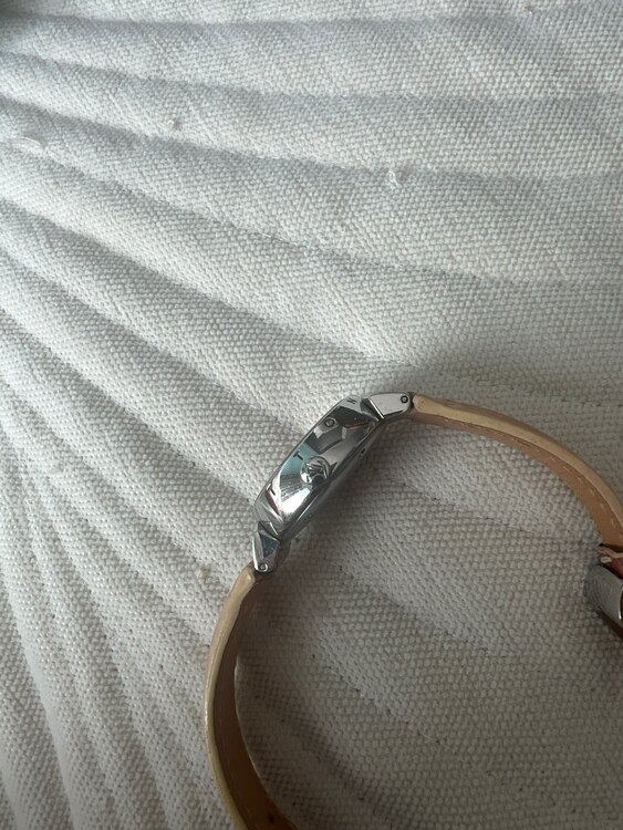 ルイヴィトン タンブール ラグダイヤ ピンクモノグラム（高級時計）の商品画像 - 査定依頼日：2025年2月24日 - 最高査定価格：200,000円