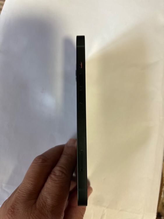 iPhone 13 128GB 楽天モバイル（スマホ）の商品画像 - 査定依頼日：2026年3月19日 - 最高査定価格：31,000円