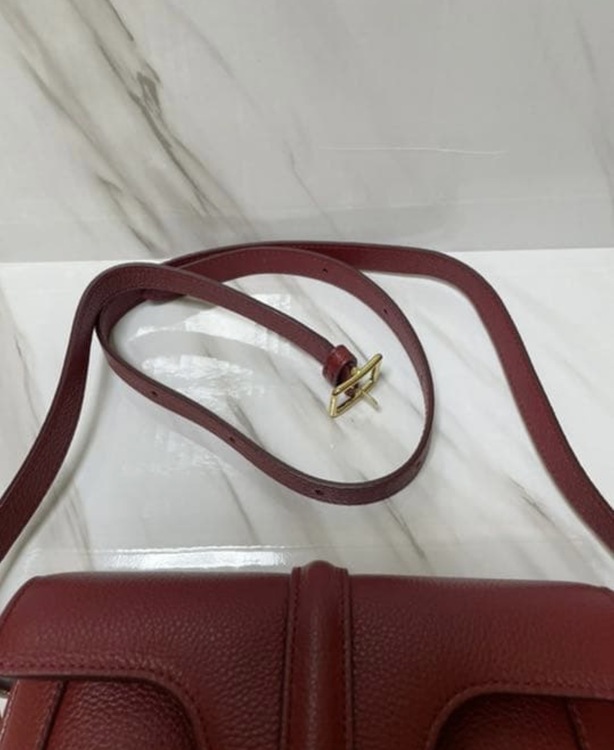 スモール　ブザス　16（セーズ）（ブランドバッグ）の商品画像 - 査定依頼日：2026年4月12日 - 最高査定価格：120,000円