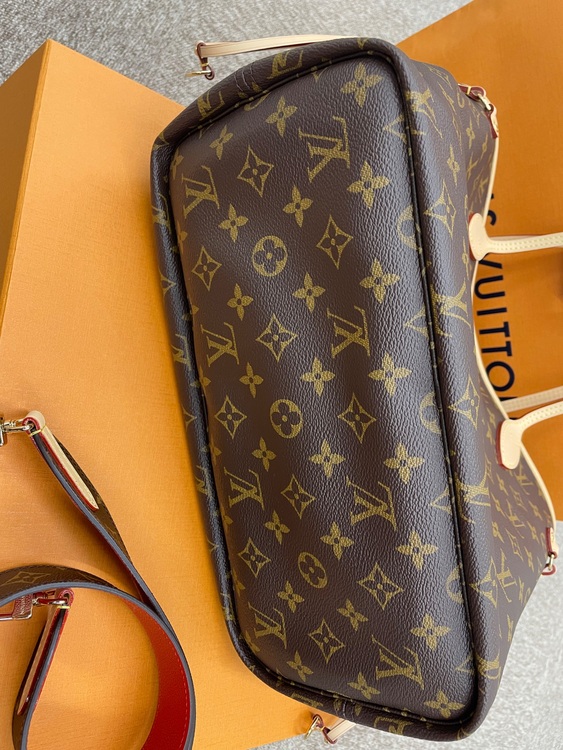 ルイヴィトン ネヴァーフル （ブランドバッグ）の商品画像 - 査定依頼日：2025年10月27日 - 最高査定価格：280,000円