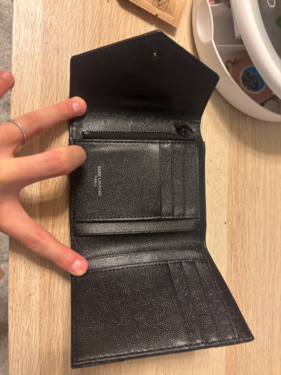 イブサンローラン  （ブランドバッグ）の商品画像 - 査定依頼日：2026年3月30日 - 最高査定価格：48,000円