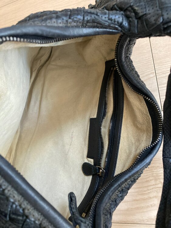 ボッテガ・ヴェネタ  （ブランドバッグ）の商品画像 - 査定依頼日：2025年2月6日 - 最高査定価格：120,000円