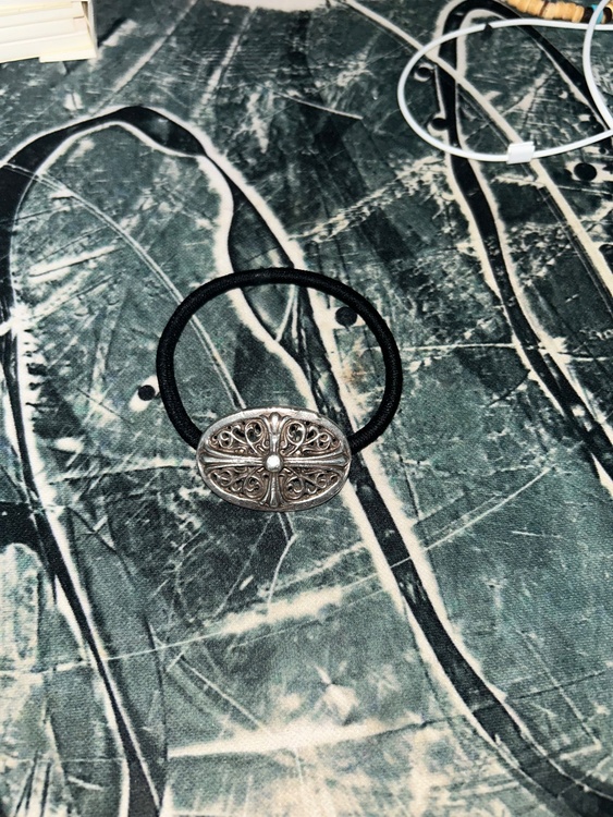 CHROME HEARTS HAIRBAND # OVAL CROSS（古着・ファッション）の商品画像 - 査定依頼日：2026年9月3日 - 最高査定価格：100,000円