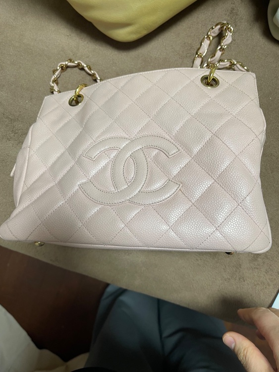 マトラッセ　チェーントート　ピンク　キャビアスキン（ブランドバッグ）の商品画像 - 査定依頼日：2025年12月26日 - 最高査定価格：125,000円