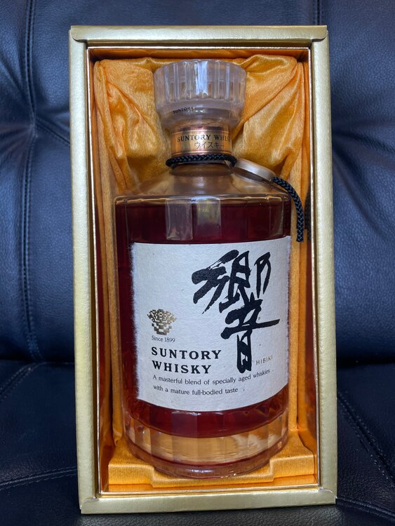 響（お酒）の商品画像 - 査定依頼日：2025年5月7日 - 最高査定価格：32,000円